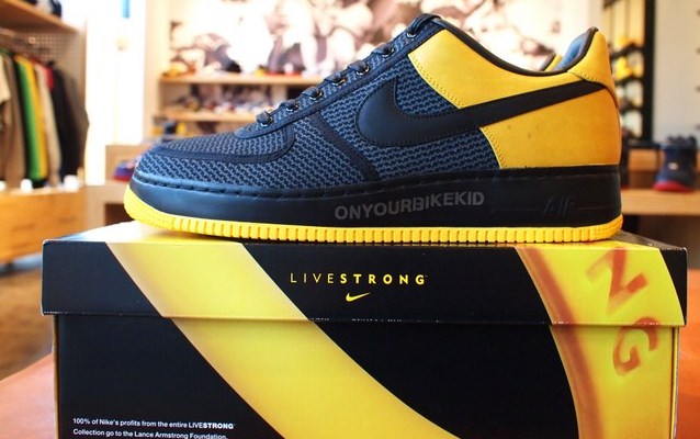 AIR FORCE 1×UNDEFEATED× LIVESTRONG