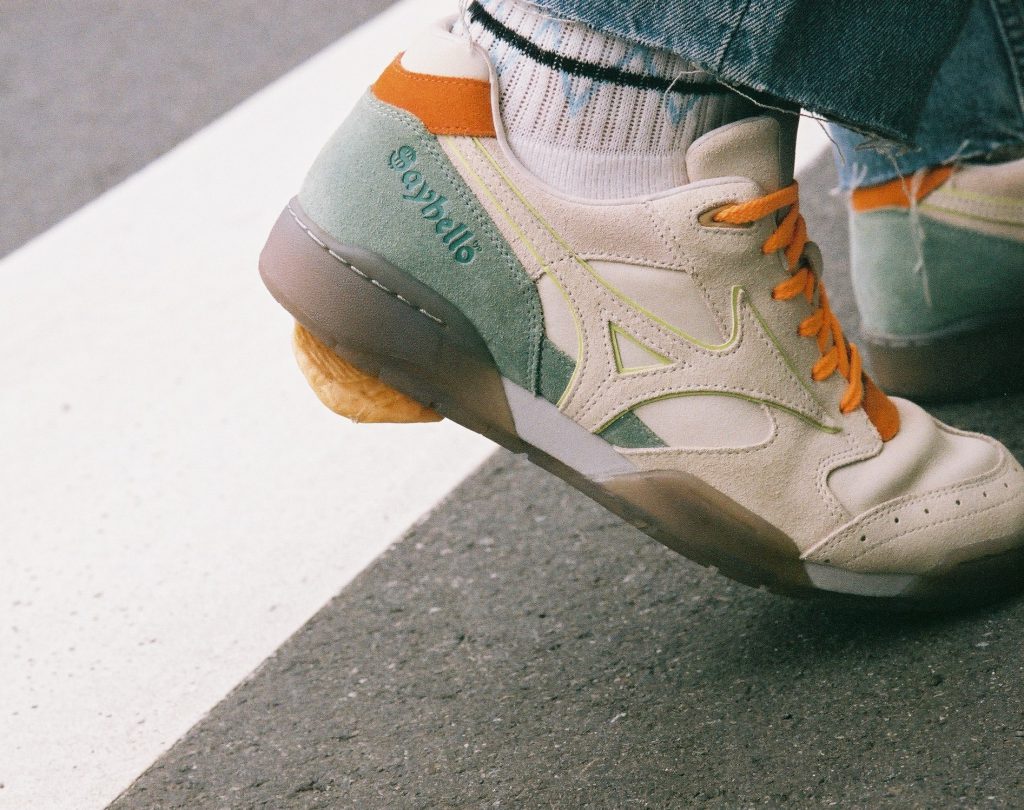 MIZUNO×SAYHELLO “COURT SELECT SAYHELLO” Now On Sale! | SHOES MASTER